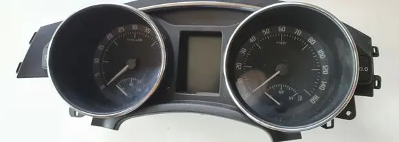 Skoda Superb B6 (3T) Speedometer (instrument cluster)