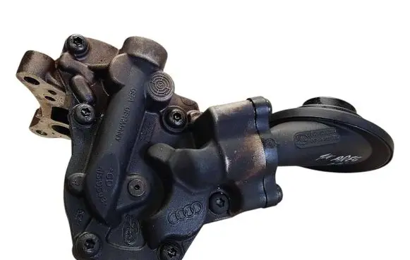 Volkswagen Touareg II Oil pump 06E115105AN E0329ADU0050B
