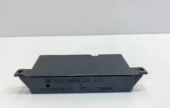 Mercedes-Benz SLC C107 Other relay A1075420132 1075420132