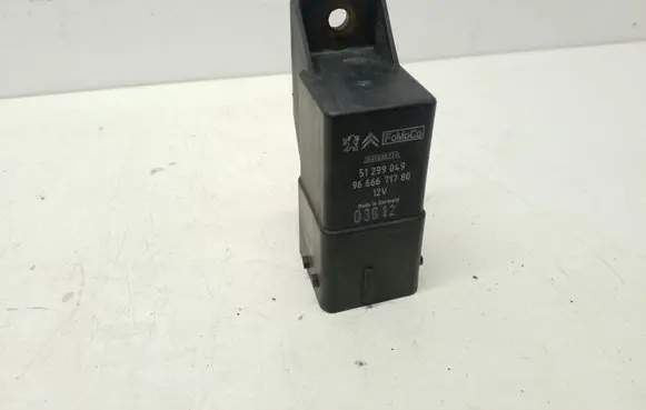 Ford Focus Glow plug pre-heat relay 9666671780 51299049