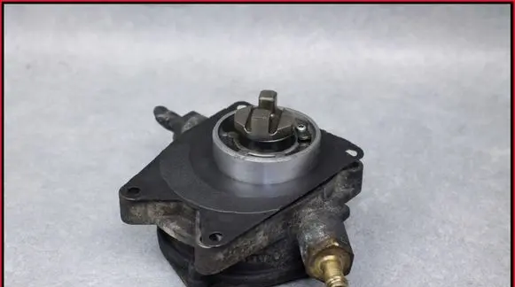 Chevrolet Cruze Vacuum pump 9140300214