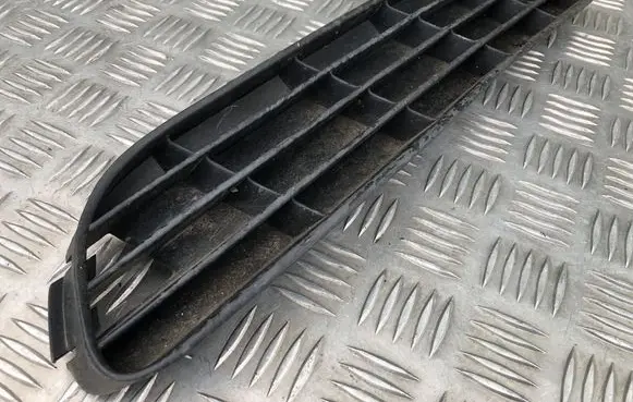 Front bumper lower grill