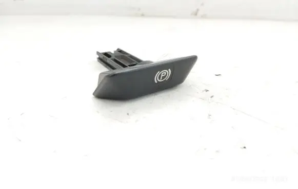 Mercedes-Benz E W210 Hand brake release handle 2104270020