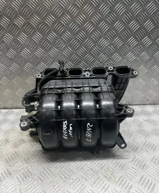 Toyota Avensis T270 Intake manifold