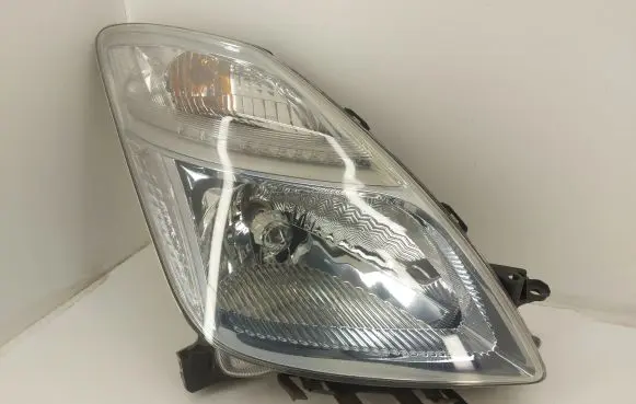 Toyota Prius (XW20) Headlight/headlamp