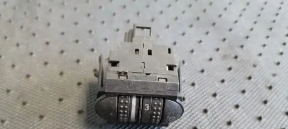 Volkswagen PASSAT B5.5 Headlight level height control switch 3B0941333C