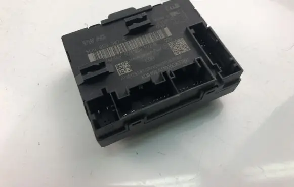 Audi A3 S3 8V Door control unit/module 5Q0959592E