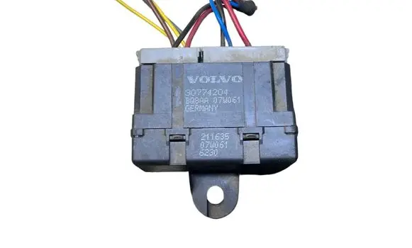 Volvo XC90 Seat heating relay 30774204 211635 07W061