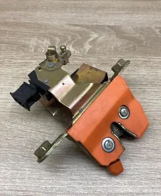 Skoda Octavia Mk1 (1U) Tailgate/trunk/boot lock/catch/latch 1U6827501