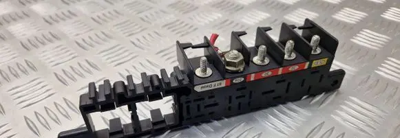 Volkswagen Golf IV Fuse module 8L0941822