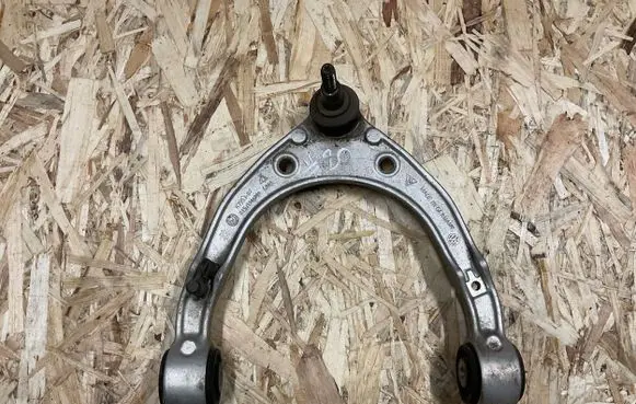 Volkswagen Touareg II Front control arm K195307