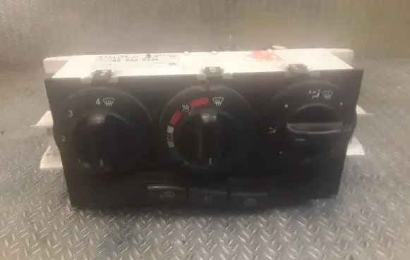 Mercedes-Benz A W168 Interior fan control switch 1688300485