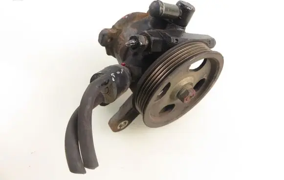 Toyota Corolla E110 Power steering pump