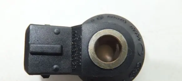 Mercedes-Benz S W220 Detonation knock sensor 0261231110 A0031538628