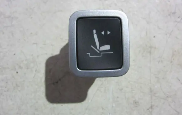 Chrysler Pacifica Seat control switch 