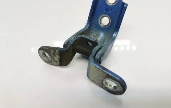KIA Soul Front door lower hinge A046057