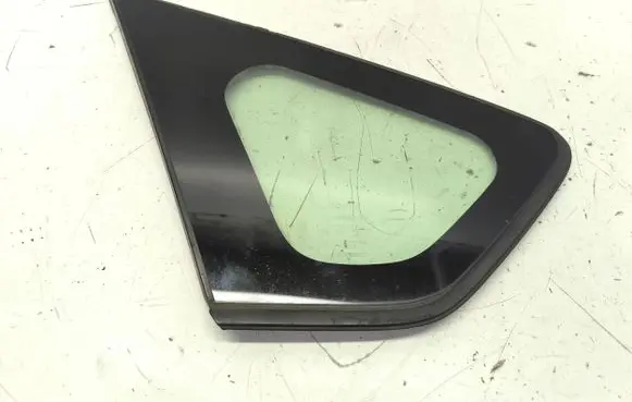 Toyota Prius (XW30) Rear side window 43R005834