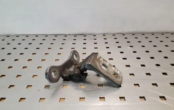 Opel Vectra C Front door upper hinge