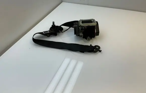 BMW 5 GT F07 Front seatbelt 615424300 010L000