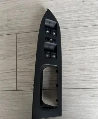 Volkswagen Touran I Electric window control switch 1T1867371H