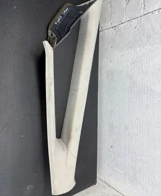 Volkswagen Golf V (D)pillar trim (top) 6M21R03510AFW