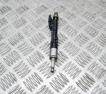 BMW 5 F10 F11 Fuel injector 10213541 0261500186