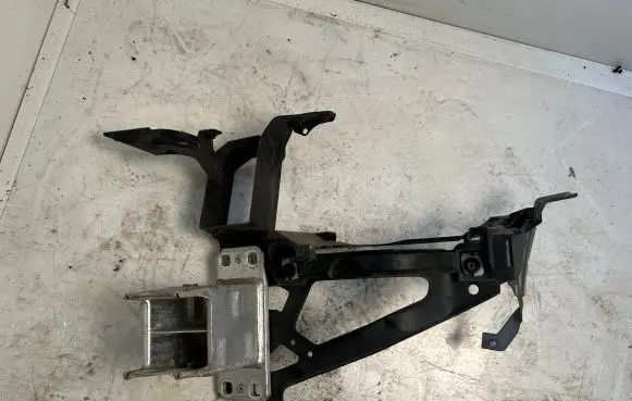 BMW 5 E60 E61 Radiator support slam panel bracket 51647163483