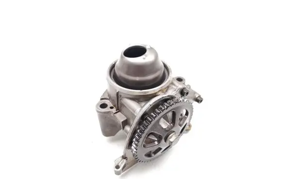Volkswagen Polo V 6R Oil pump 03D115105G