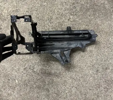 BMW 7 F01 F02 F03 F04 Headlight/headlamp mounting bracket 7184159
