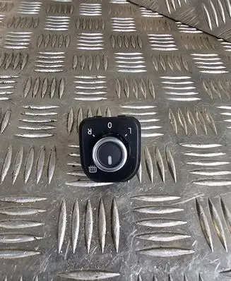 Volkswagen Tiguan Wing mirror switch 5K1959565