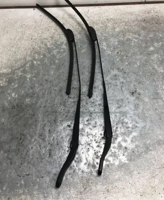 Renault Master III Front wiper blade arm 8200734776 8200734777