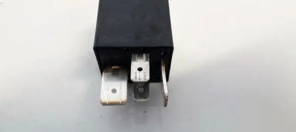 Ford Mondeo Mk III Other relay 2S7T14B192AA V23136B1X66