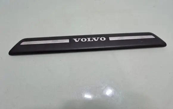 Volvo V40 Front sill trim cover 31265842
