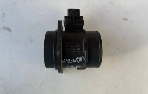 Hyundai i30 Mass air flow meter 281642A500 9021050002 355622287