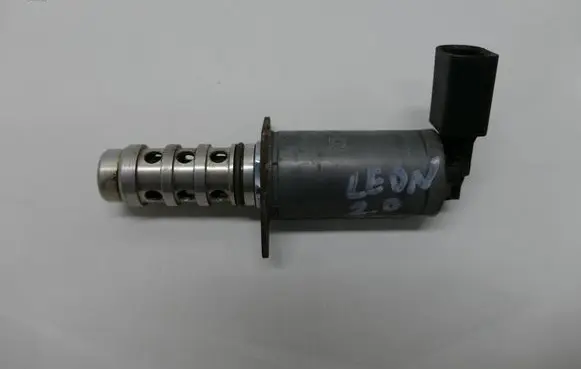 Seat Leon (1P) Camshaft position sensor 613150429