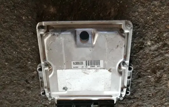 Peugeot 607 Engine control unit/module 9654695180 0281011781