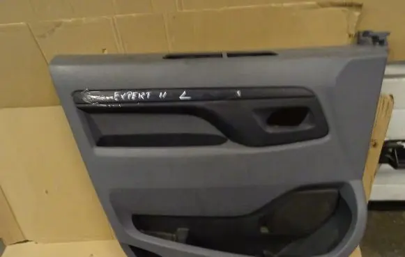 Peugeot Expert Front door card panel trim