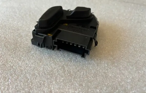Mercedes-Benz E W212 Seat control switch A2048701958 03467816 2048701958