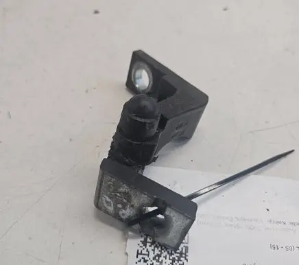 Audi Q7 4L Front door upper hinge 