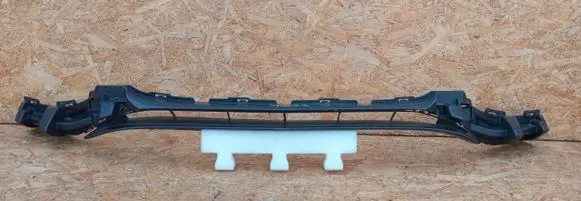 Front bumper lip