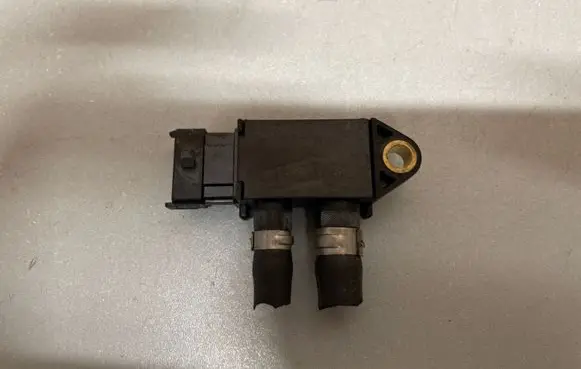 Opel Astra K Air pressure sensor 55599659
