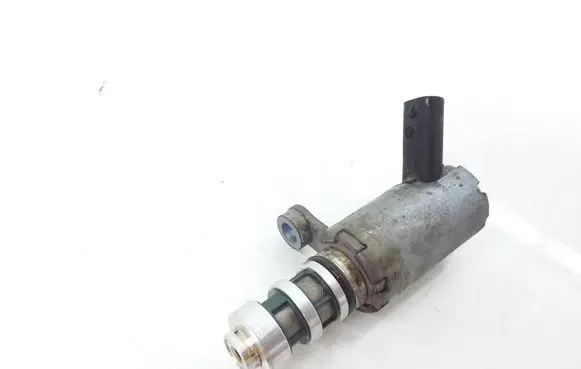 Skoda Fabia Mk3 (NJ) Camshaft vanos timing valve 04E906455Q