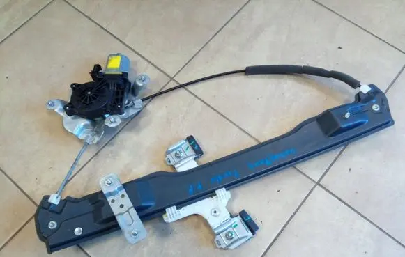 SsangYong Tivoli Front door window regulator with motor 98820X1010 NE69586