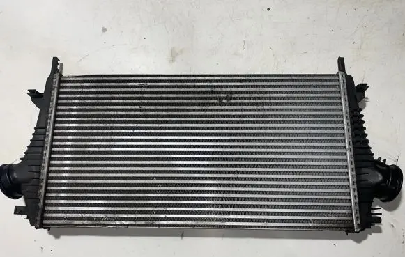 Opel Insignia A Intercooler radiator 13241751 U3368002