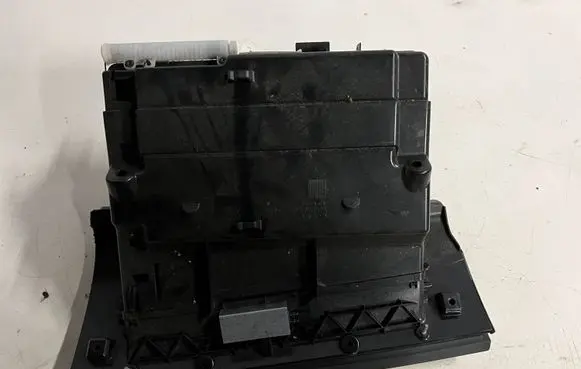 Volvo V70 Glove box 30676278