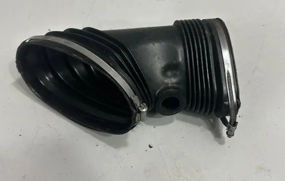 BMW M3 e92 Air intake duct part 7838286