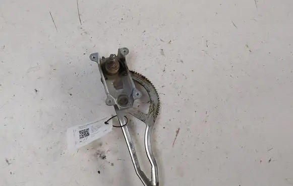 Opel Astra G Rear door manual window regulator 90521871