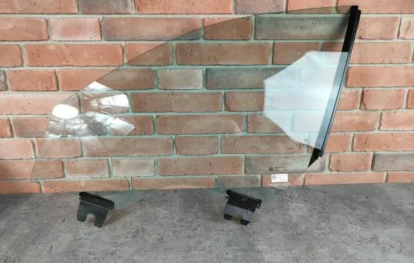 BMW 7 G70 Front door window glass four-door 9451861 700000887