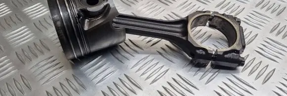 Ford Galaxy Piston with connecting rod