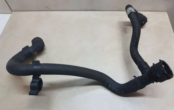 Opel Insignia A Engine coolant pipe/hose GM565563897